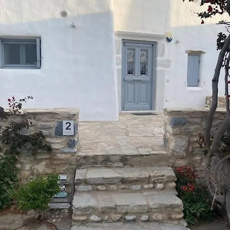 Sunray Front 2 Bedroom House Next To Kite Sports Páros