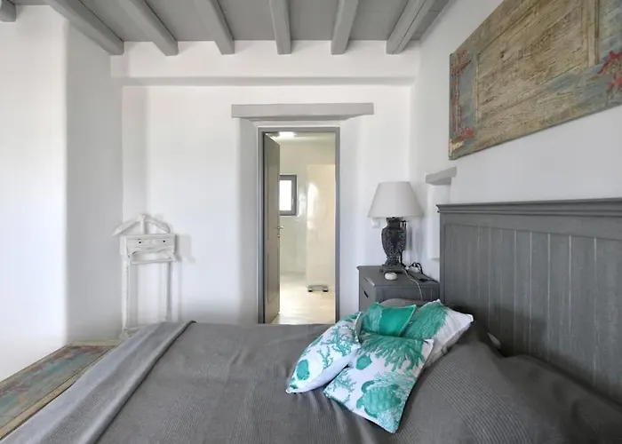 Sunray Paros Front 2 Bedroom House Next To Kite Sports *